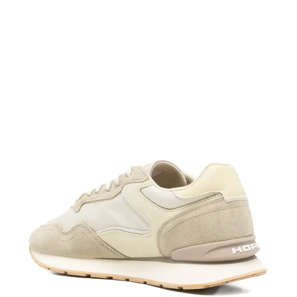 Городские кроссовки на шнуровке Городские кроссовки на шнуровке