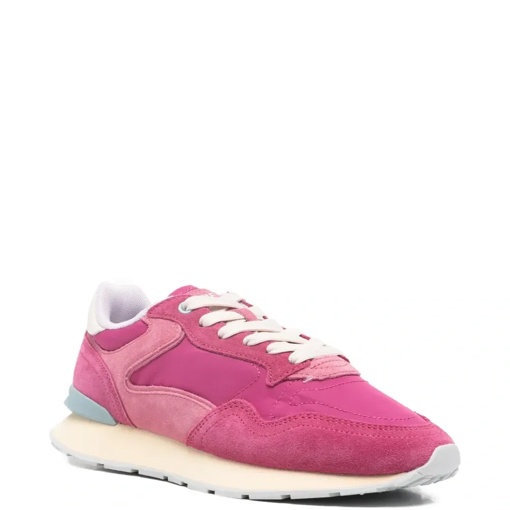 Городские кроссовки на шнуровке