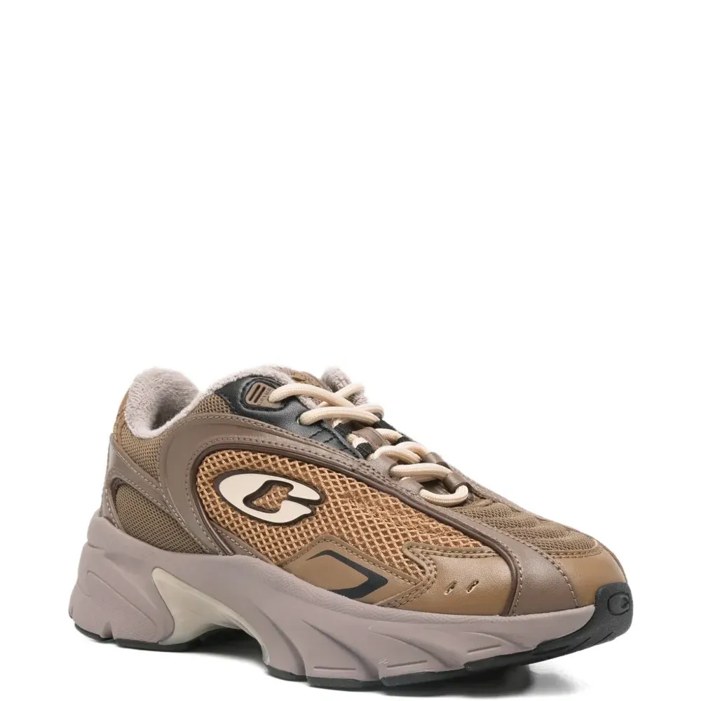 Кроссовки с сетчатыми вставками