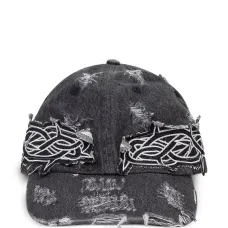 Бейсболка с нашивками Бейсболка с нашивками