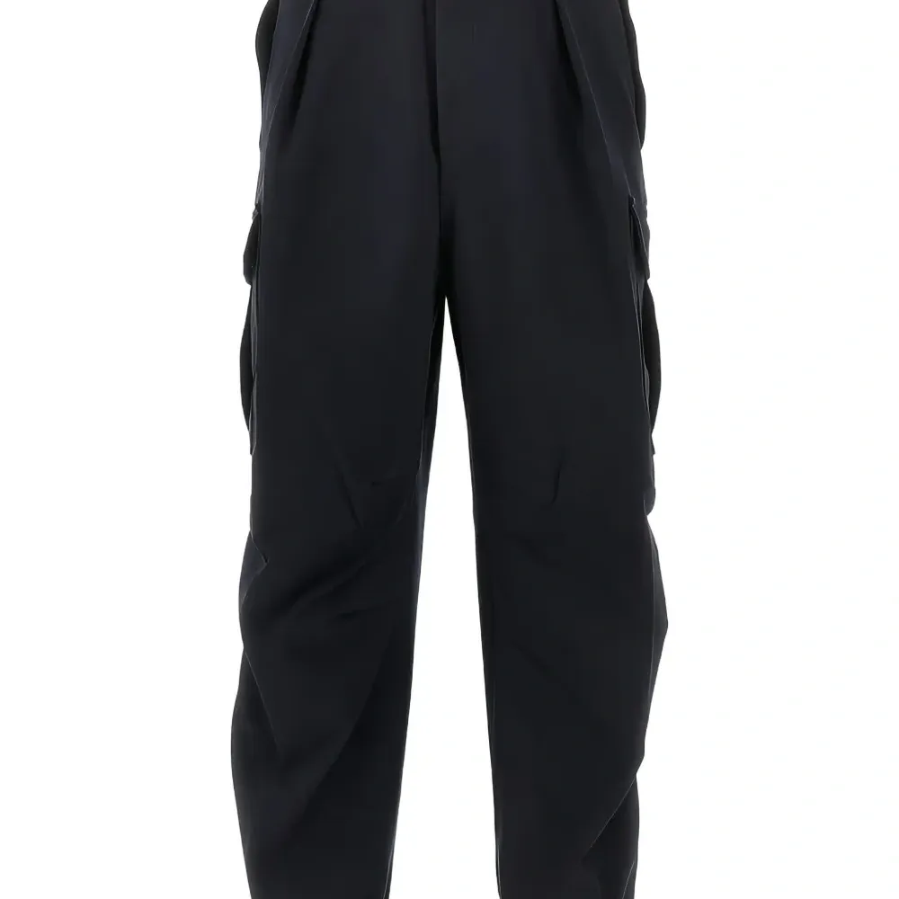 Брюки карго с карманами Брюки карго с карманами