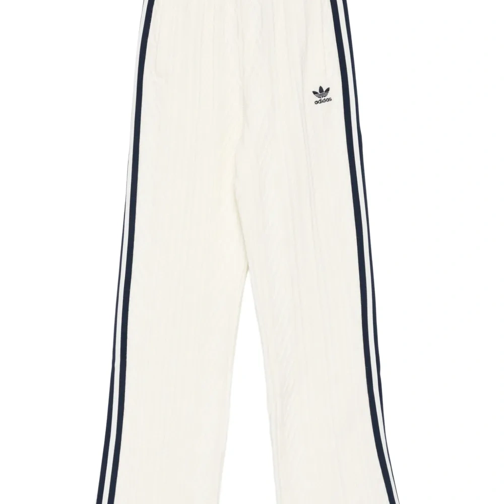 Спортивные брюки с лампасами