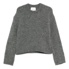 Свитер с круглым вырезом