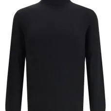 Свитер с высоким воротником