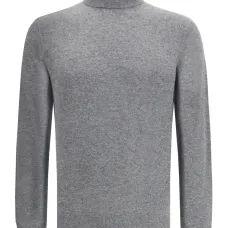 Свитер с высоким воротником