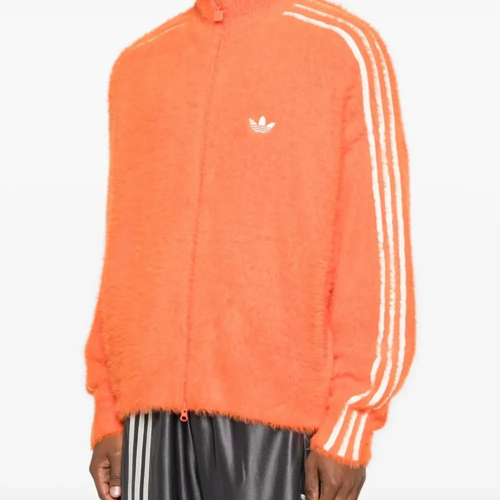 Толстовка на молнии с полосками