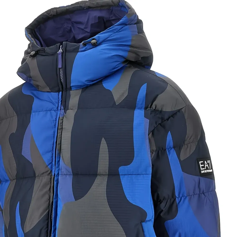 Пуховик (или утеплённая куртка)