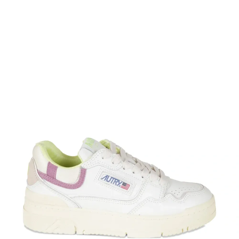 Перфорированные кроссовки на шнуровке