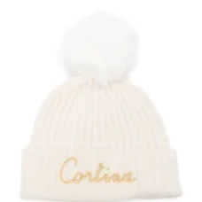 Шапка с помпоном и вышивкой