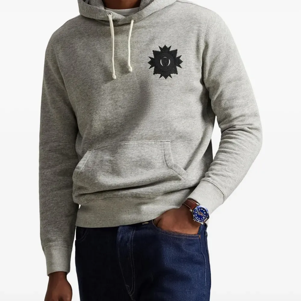 Худи с длинными рукавами Худи с длинными рукавами