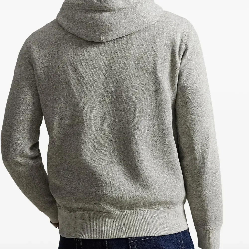 Худи с длинными рукавами Худи с длинными рукавами