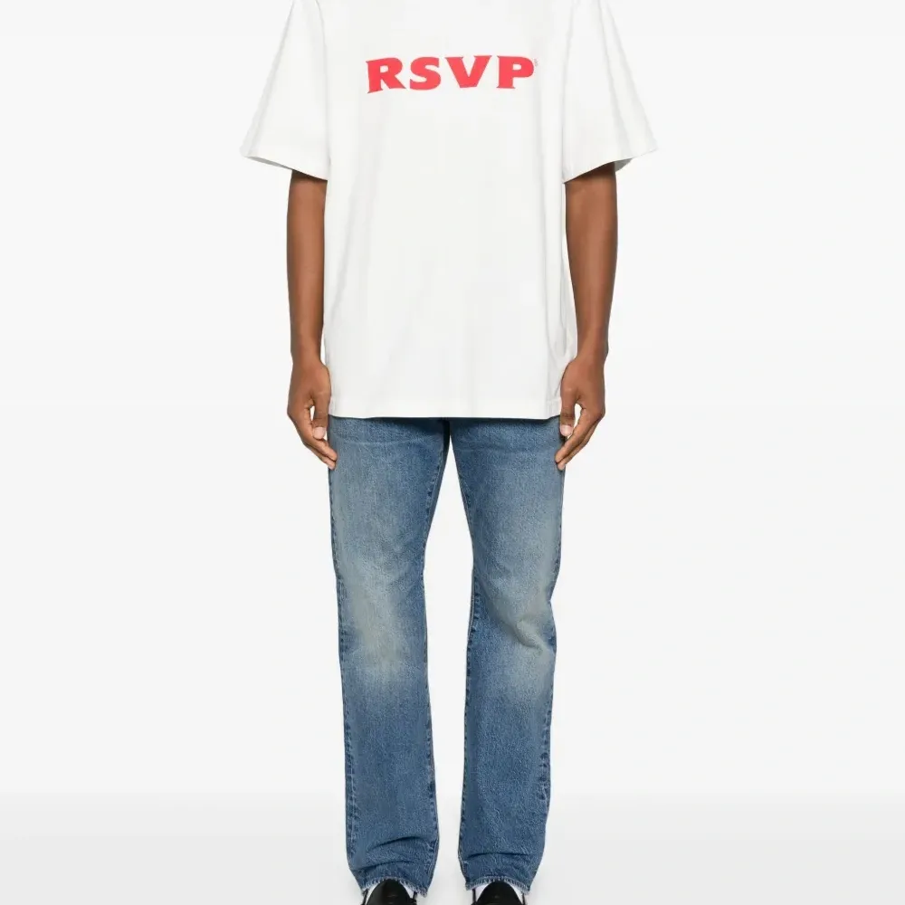 Футболка с воротником-стойкой