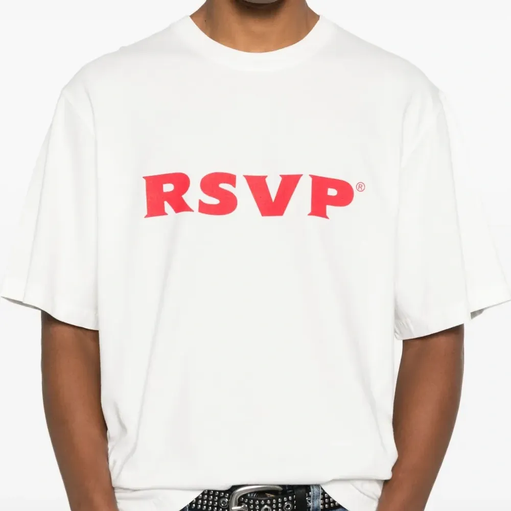 Футболка с воротником-стойкой