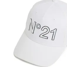 Бейсболка с вышитым логотипом