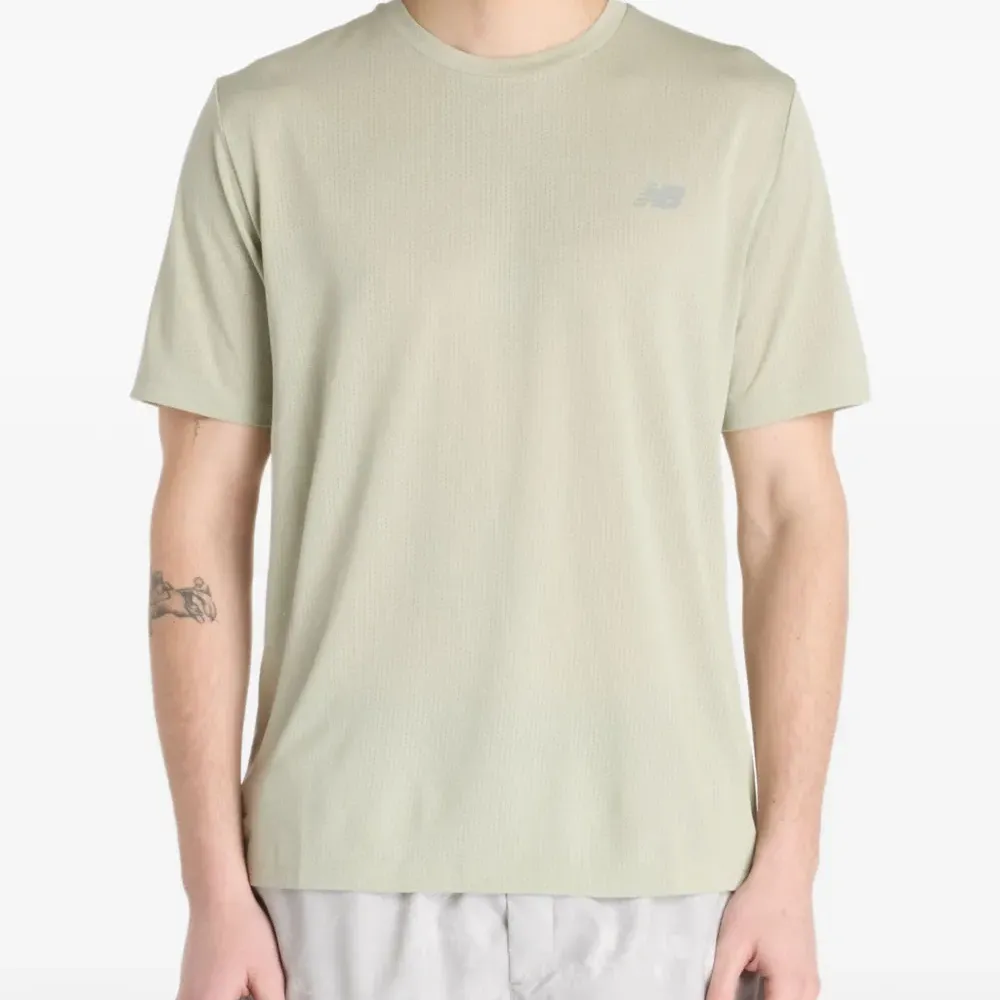 Спортивная футболка с логотипом