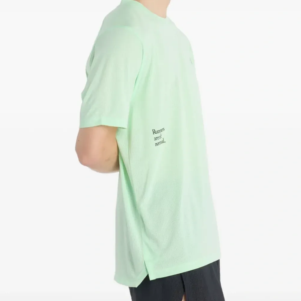 Футболка с графичным принтом