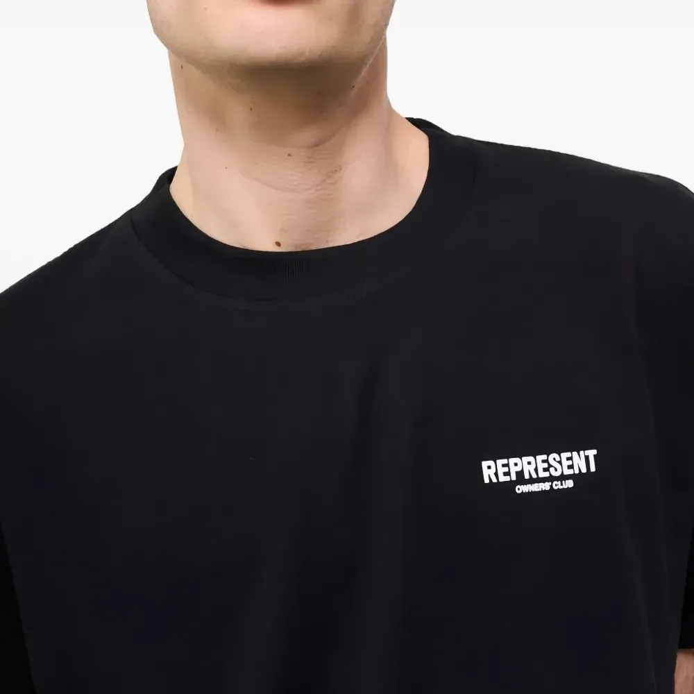 Футболка с логотипом