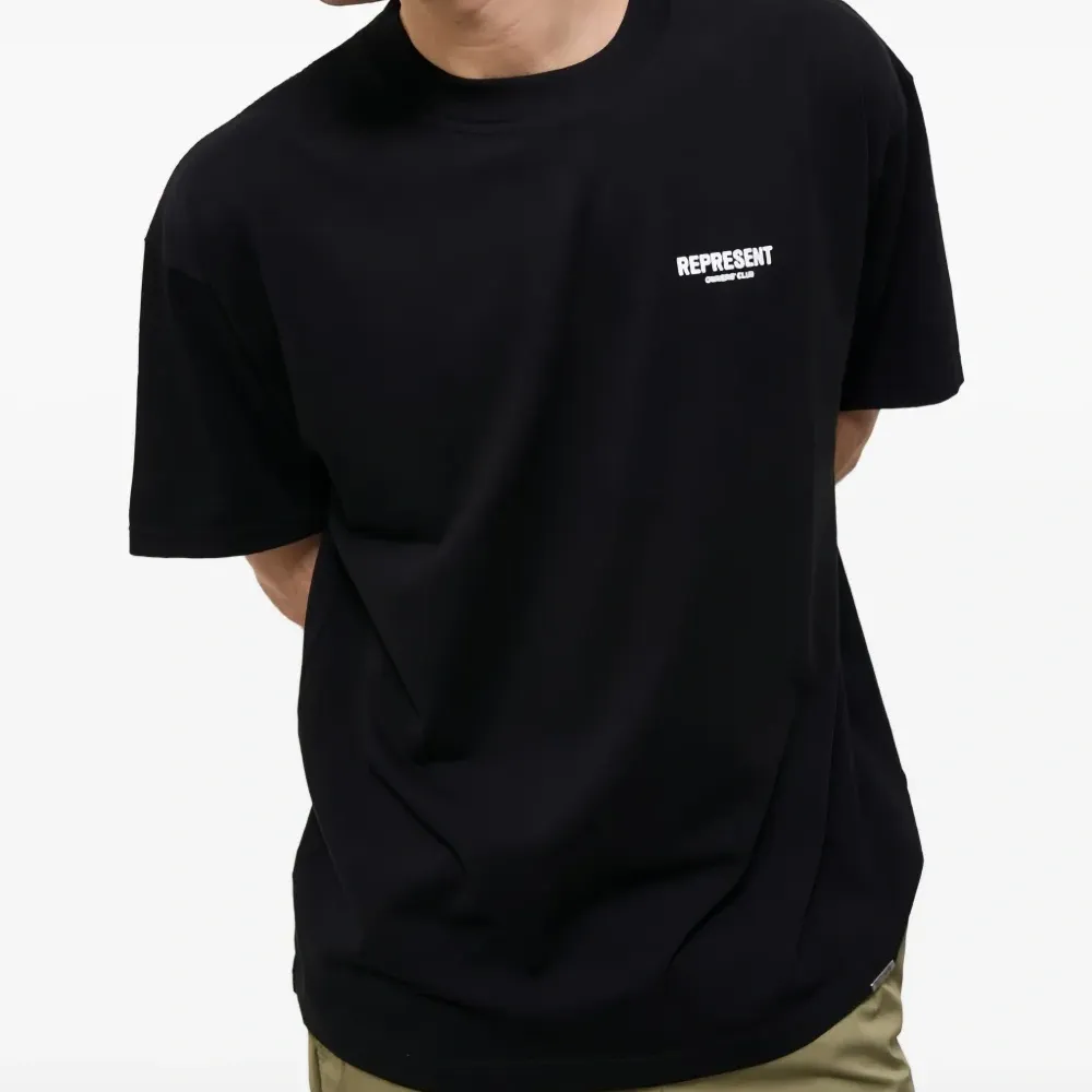 Футболка с логотипом