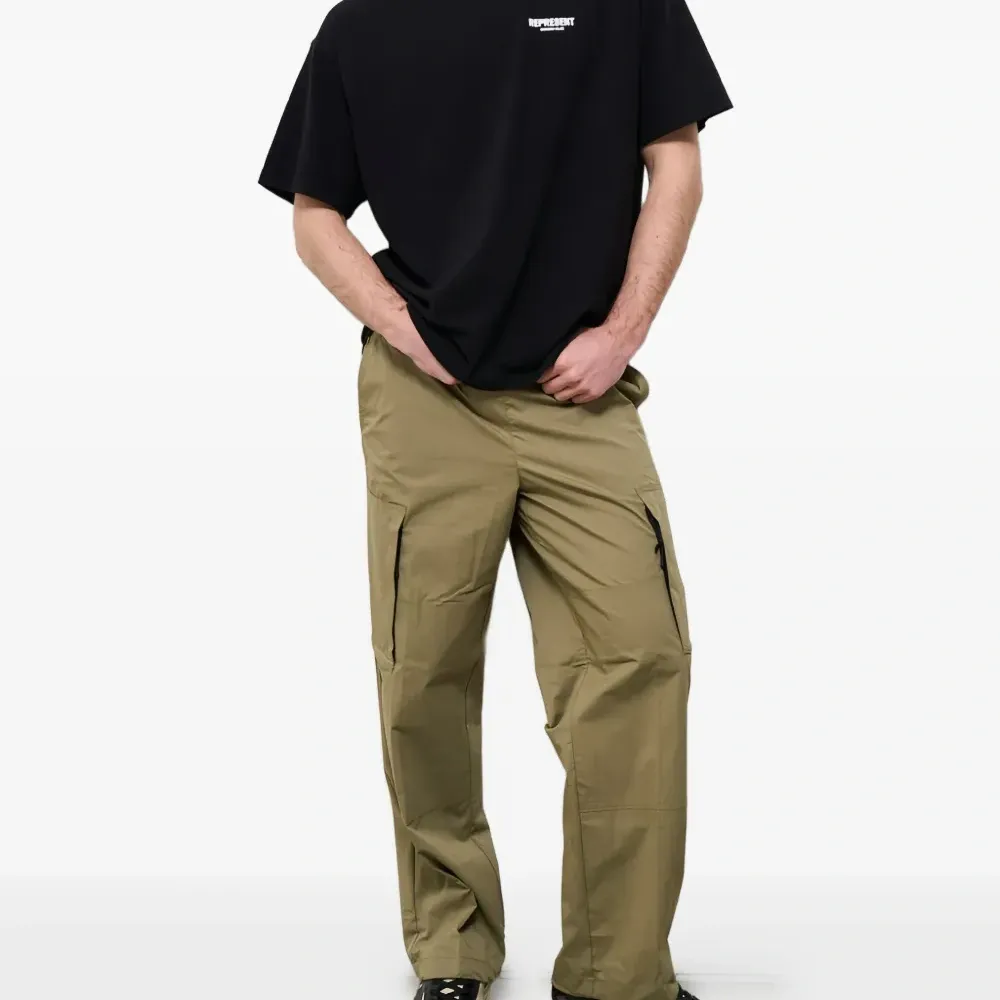 Футболка с логотипом