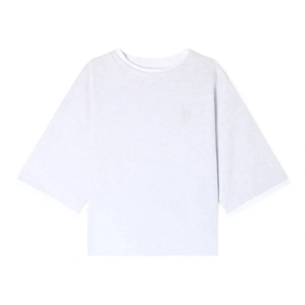 Футболка с вышитым логотипом