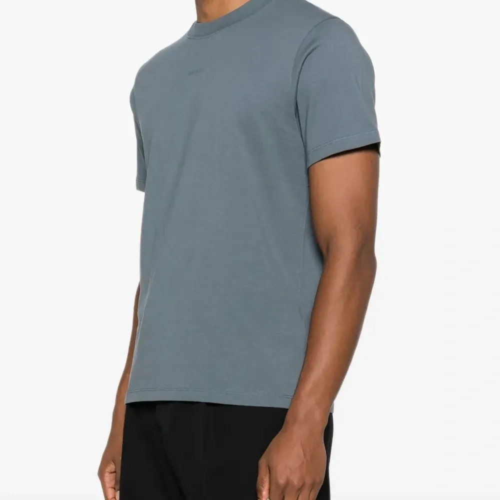 Футболка с круглым вырезом