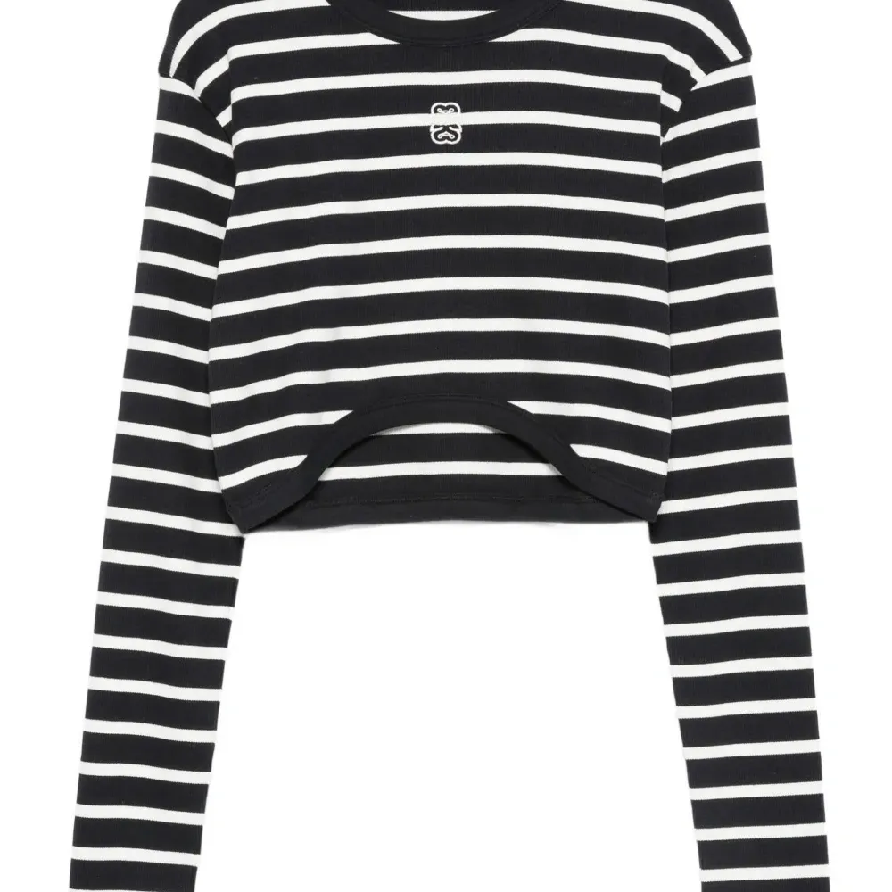 Футболка с вышивкой в полоску