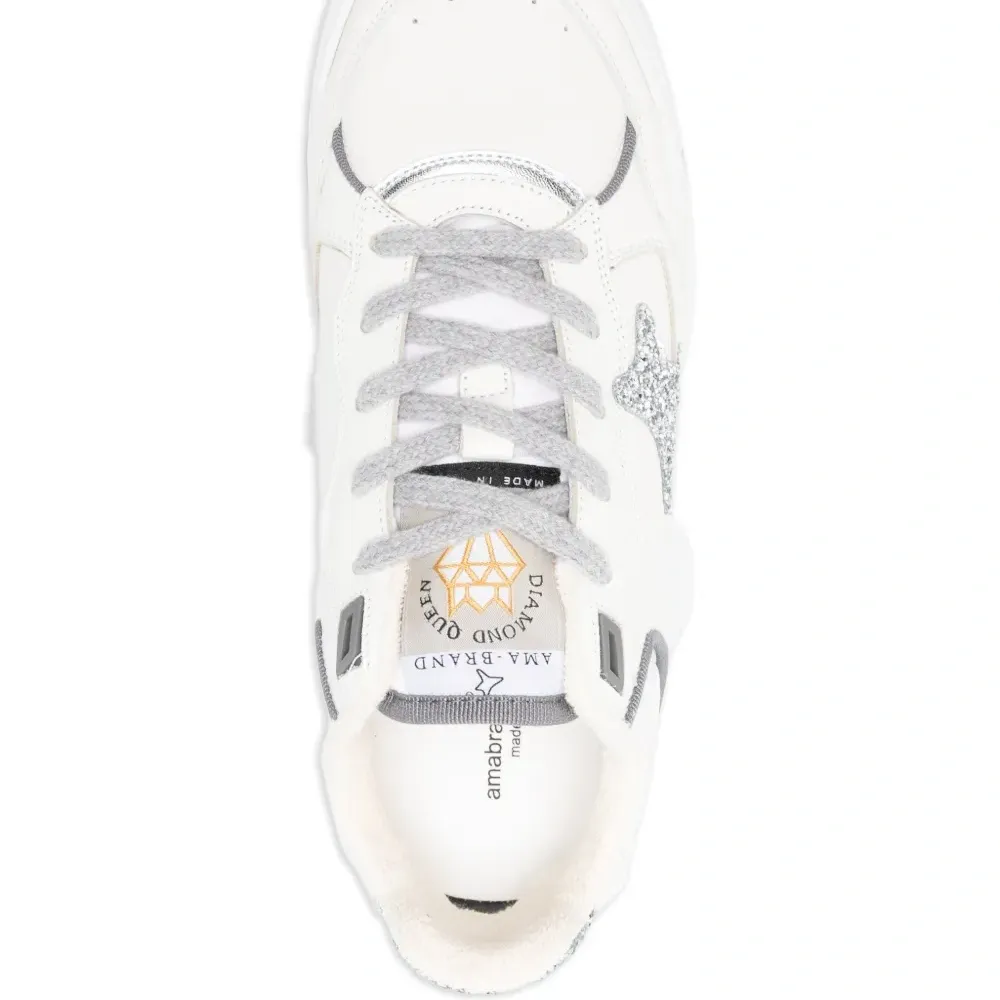 Кроссовки с аппликацией в виде звезды