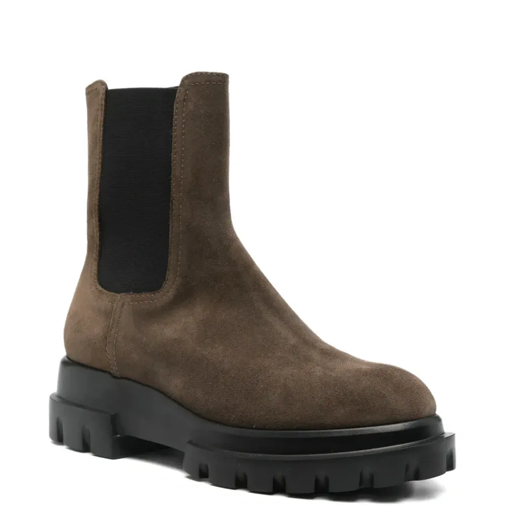 Ботинки на массивной подошве Ботинки на массивной подошве