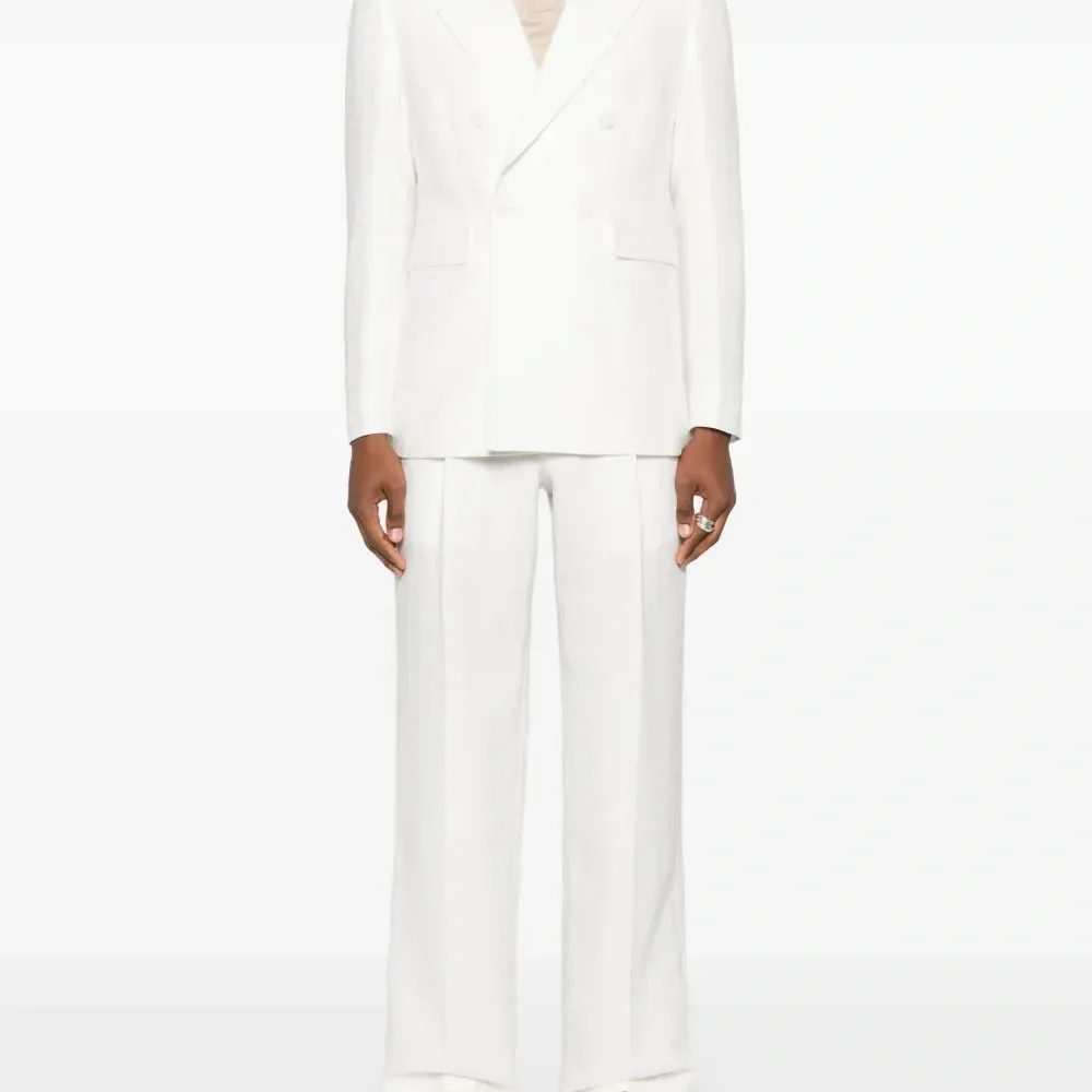 Футболка с V-образным вырезом