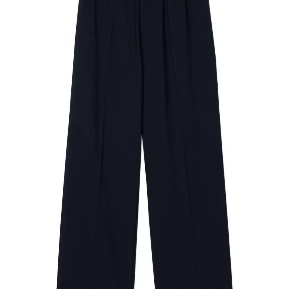 Брюки прямого кроя с эластичным поясом