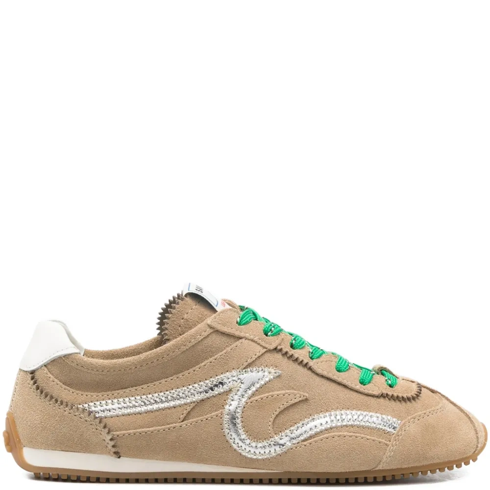 Кроссовки на шнуровке