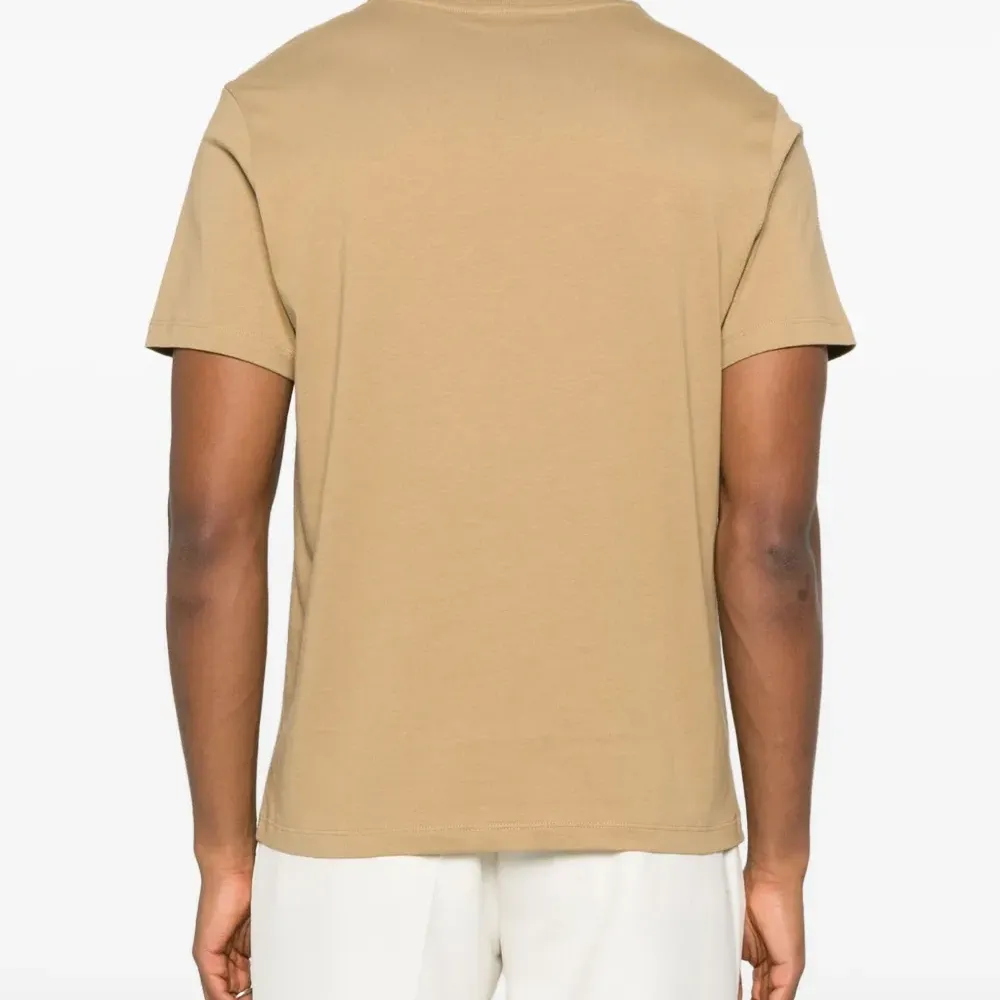 Футболка с круглым вырезом Футболка с круглым вырезом