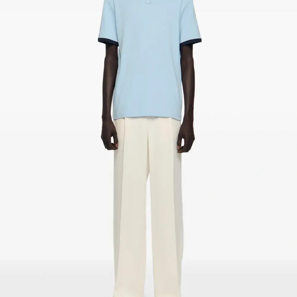 Футболка с короткими рукавами и контрастной окантовкой