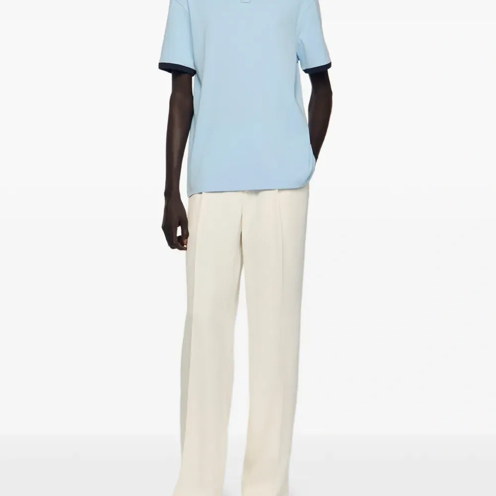 Футболка с короткими рукавами и контрастной окантовкой