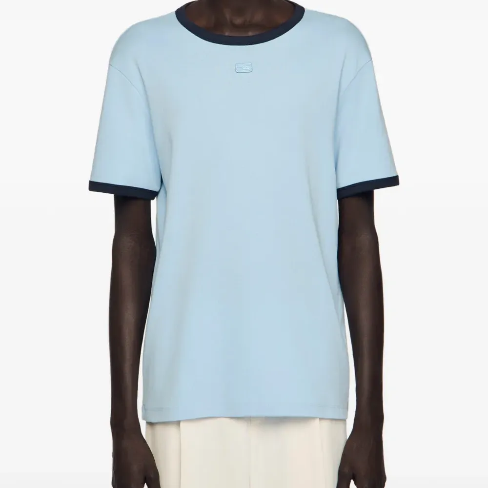 Футболка с короткими рукавами и контрастной окантовкой