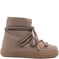 Ботинки на шнуровке