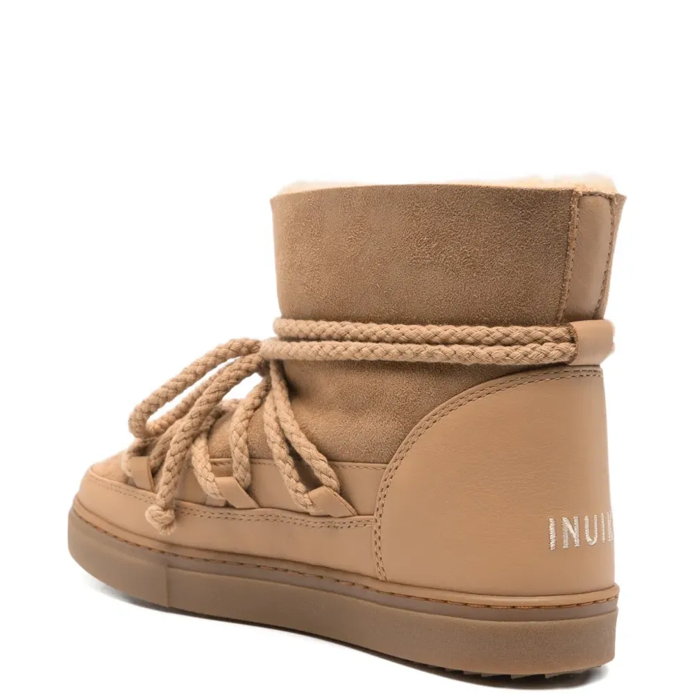 Ботинки на шнуровке