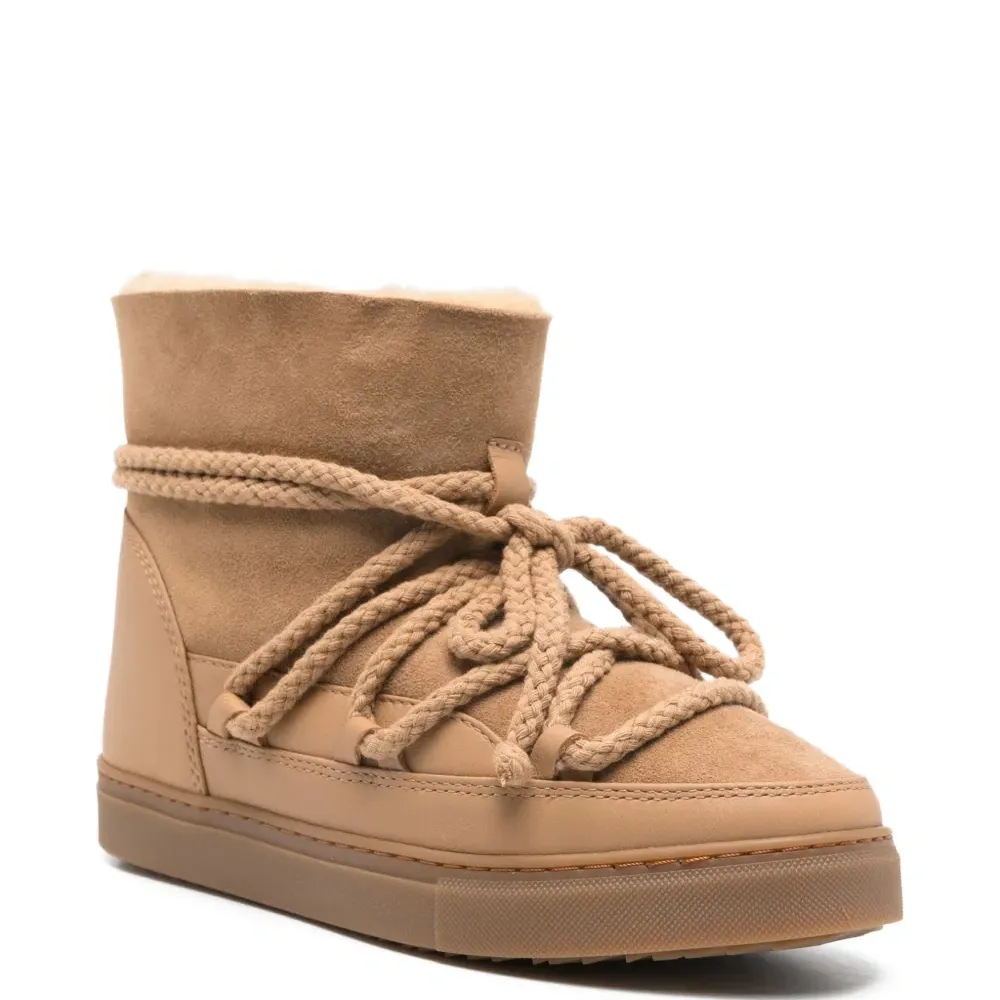 Ботинки на шнуровке