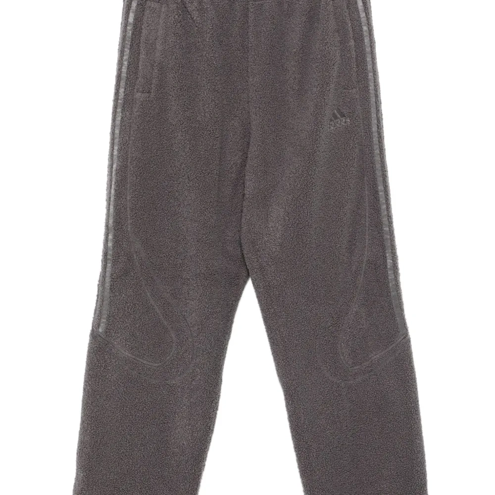 Спортивные брюки с лампасами