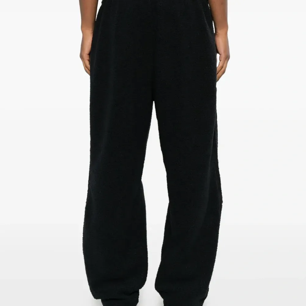 Спортивные брюки с лампасами