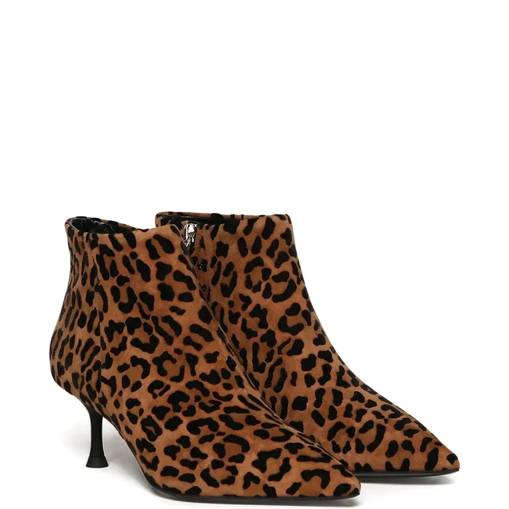 Ботильоны с анималистичным принтом Ботильоны с анималистичным принтом