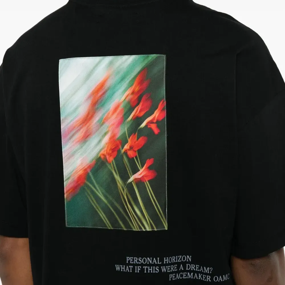 Футболка с графичным принтом