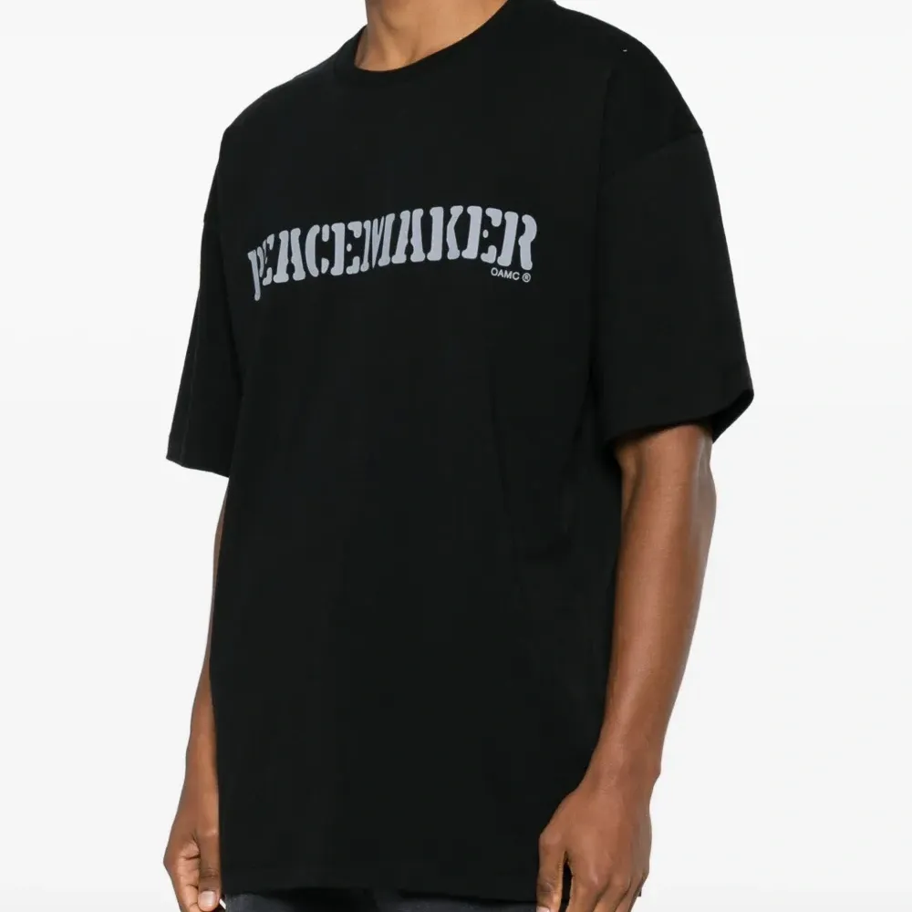 Футболка с графичным принтом