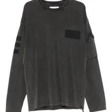 Футболка с карманом на рукаве Футболка с карманом на рукаве