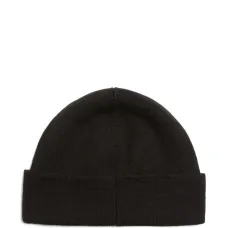 Шапка бини с вышивкой Chez