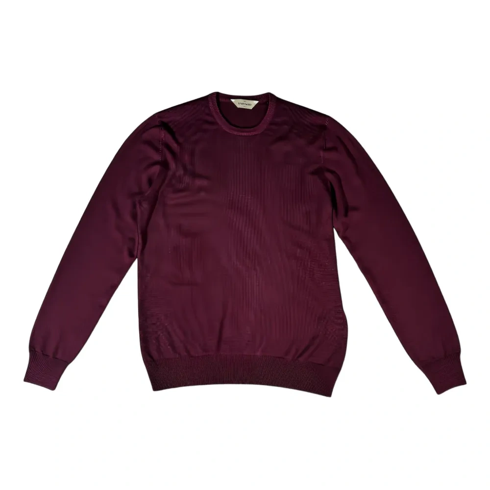 Свитер с круглым вырезом