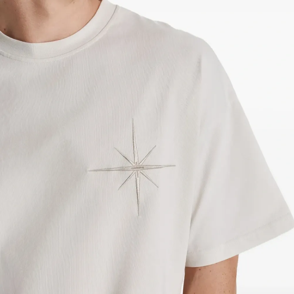 Футболка с вышивкой