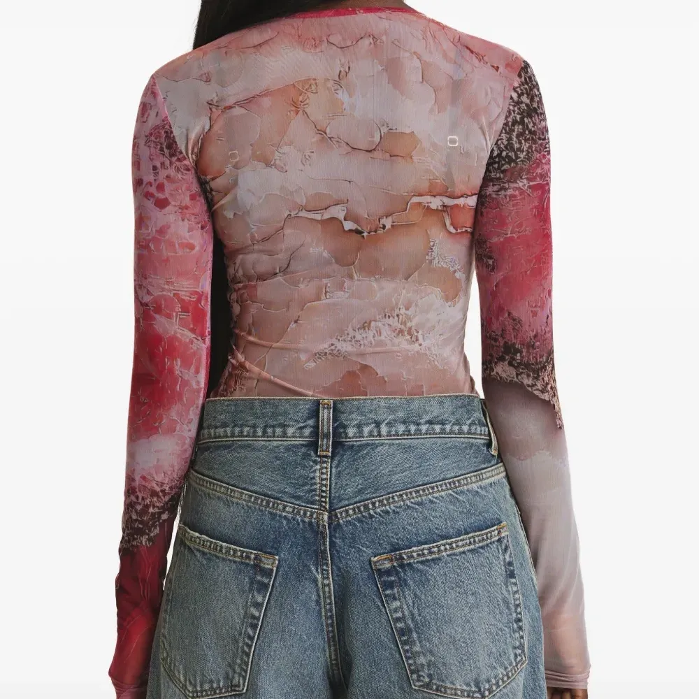 Топ с длинными рукавами