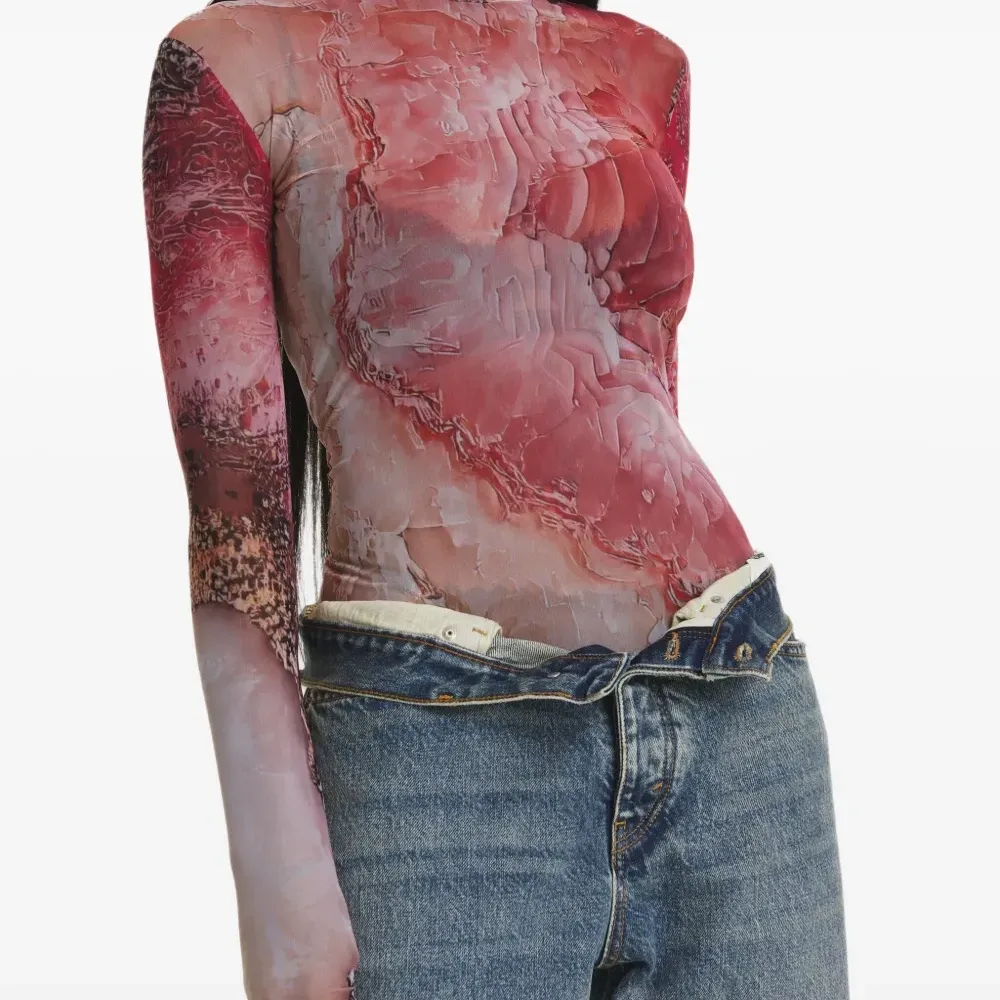 Топ с длинными рукавами