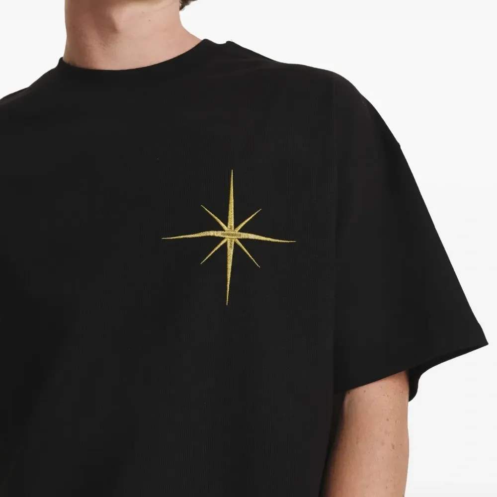 Футболка с вышивкой